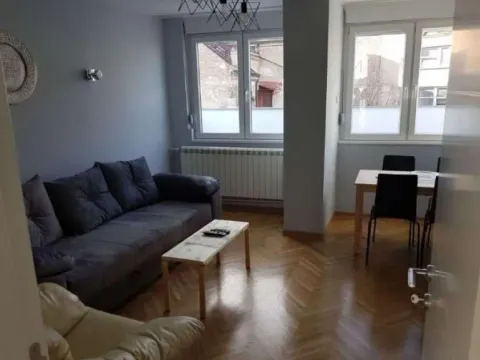 Izdavanje, dvosoban stan, 50m², Stari Grad, Beograd