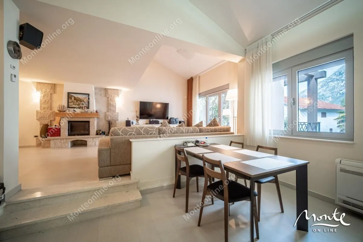 Sale, house, 484m², Stoliv, Kotor
