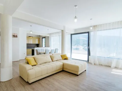 Prodaja, trosoban stan, 234m², Bečići, Budva - image 2