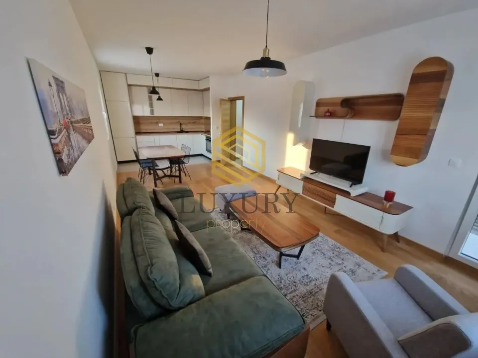 Izdavanje, dvosoban stan, 71m², City Kvart, Podgorica