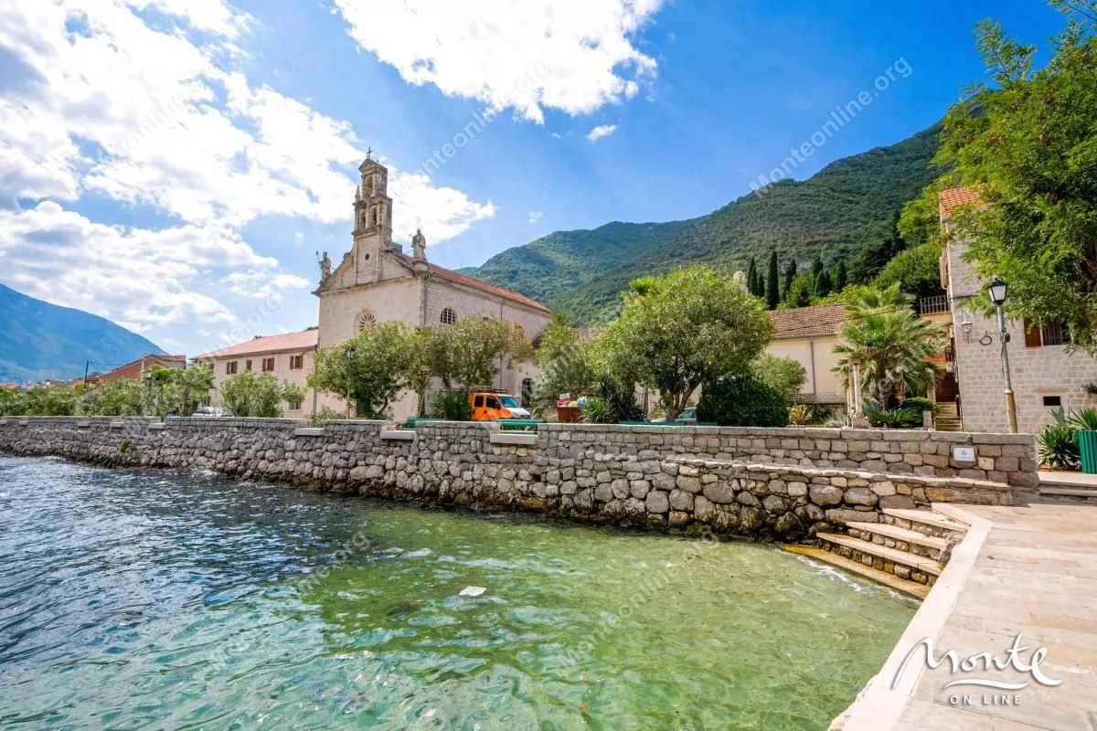 Prodaja, dvosoban stan, 83m², Prčanj, Kotor