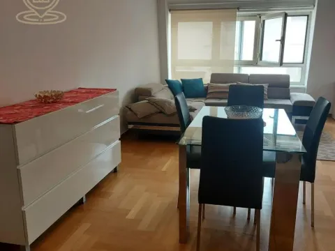 Izdavanje, trosoban stan, 64m², Kalenić Pijaca, Vračar Sve Podlokacije - image 5