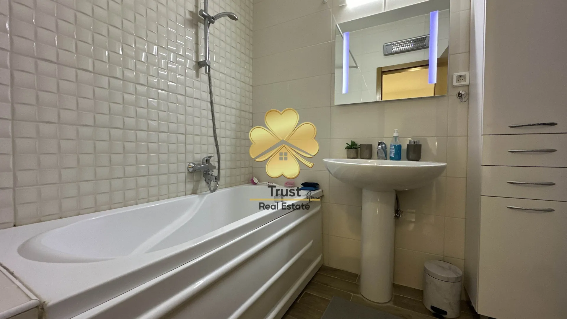 Rent, three bedroom apartment, 126m², City Kej, Podgorica