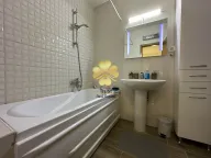 Rent, three bedroom apartment, 126m², City Kej, Podgorica - image 17