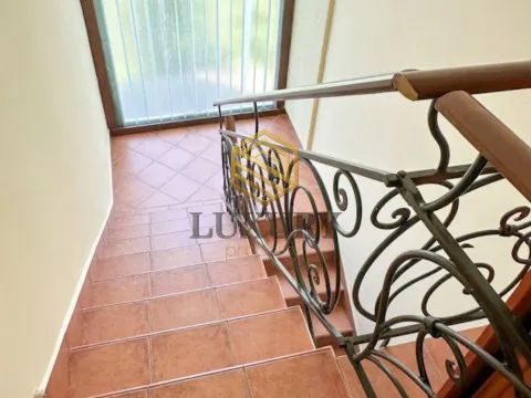 Prodaja, kuća, 200m², Gorica C, Podgorica - image 2