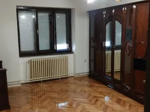 Izdavanje, kuća, 135m², Centar, Novi Sad - image 4