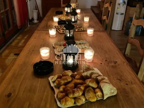 Izdavanje, kuća, 200m², Surčin, Beograd - image 5