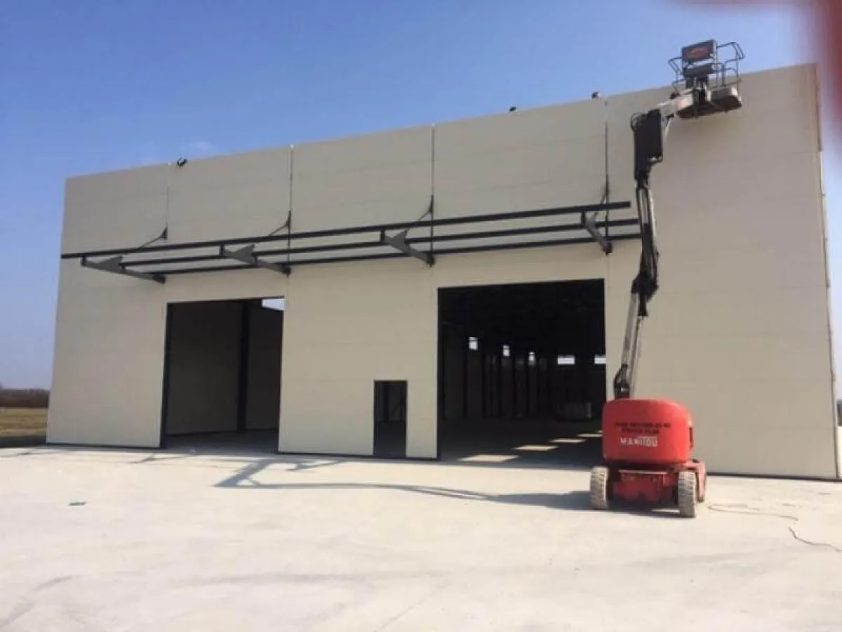 Izdavanje, poslovni prostor, 1700m², Zemun Ugrinovci, Zemun Sve Podlokacije