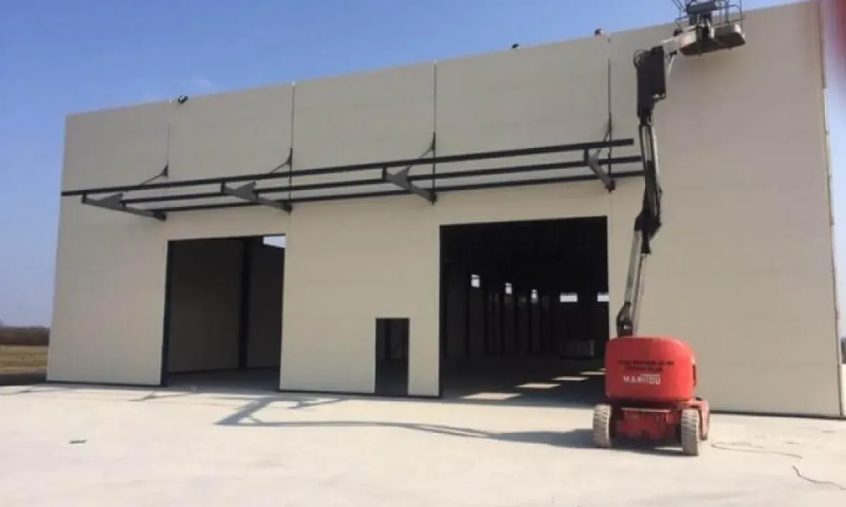 Izdavanje, poslovni prostor, 1700m², Zemun Ugrinovci, Zemun Sve Podlokacije