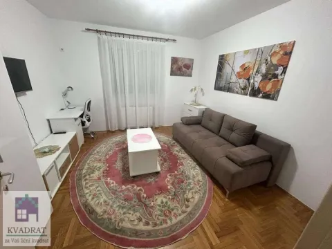 Stan in Adamovićevo Naselje