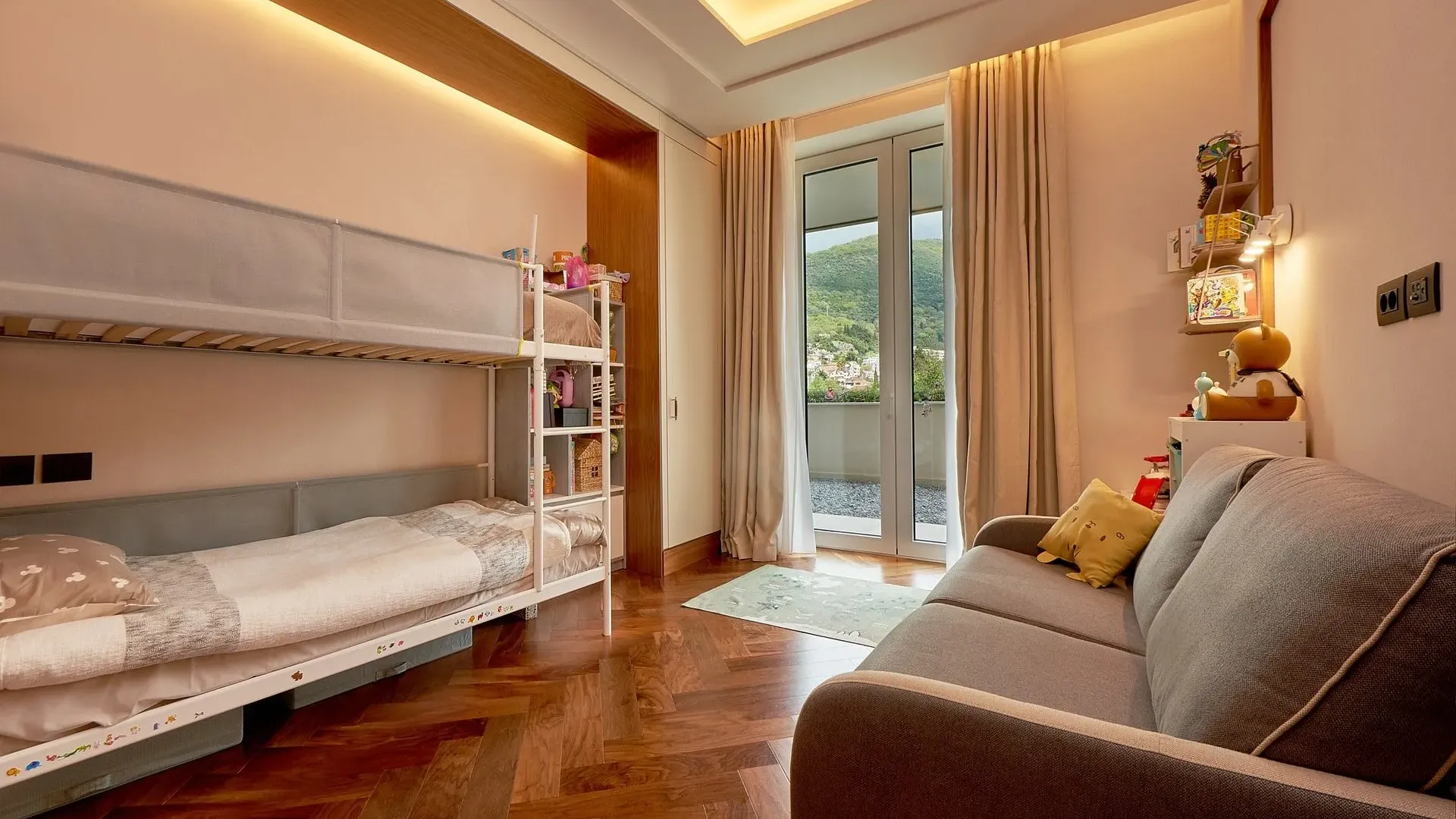 Prodaja, dvosoban stan, 152m², Tivat, Crna Gora