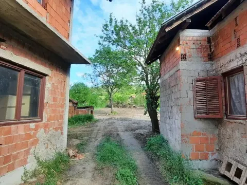 Prodaja, kuća, 294m², Majur, Jagodina - image 2