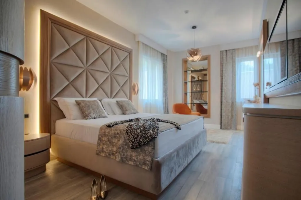 Rent, house, 180m², Prijevor, Budva