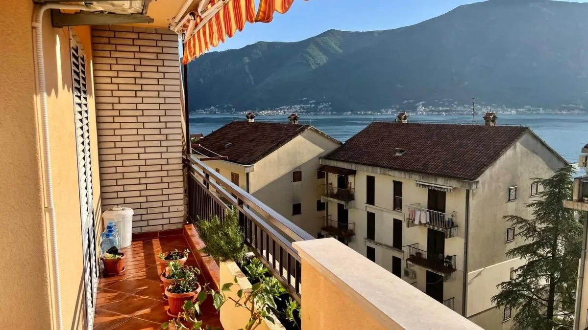 Sale, two bedroom apartment, 62m², Kotor, Crna Gora