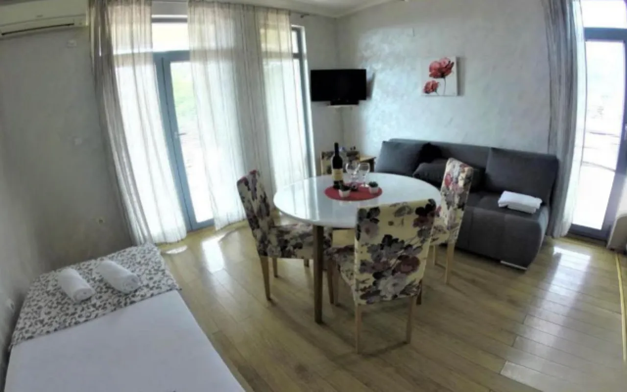 Rent, studio apartment, 32m², Bečići, Budva