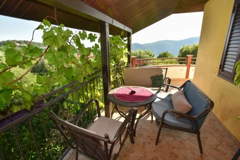 Rent, three bedroom apartment, 130m², Prijevor, Budva - image 10