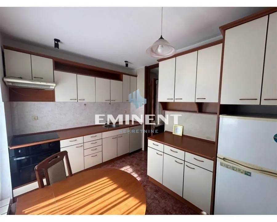 Rent, three bedroom apartment, 72m², Voždovac Sve Podlokacije, Beograd