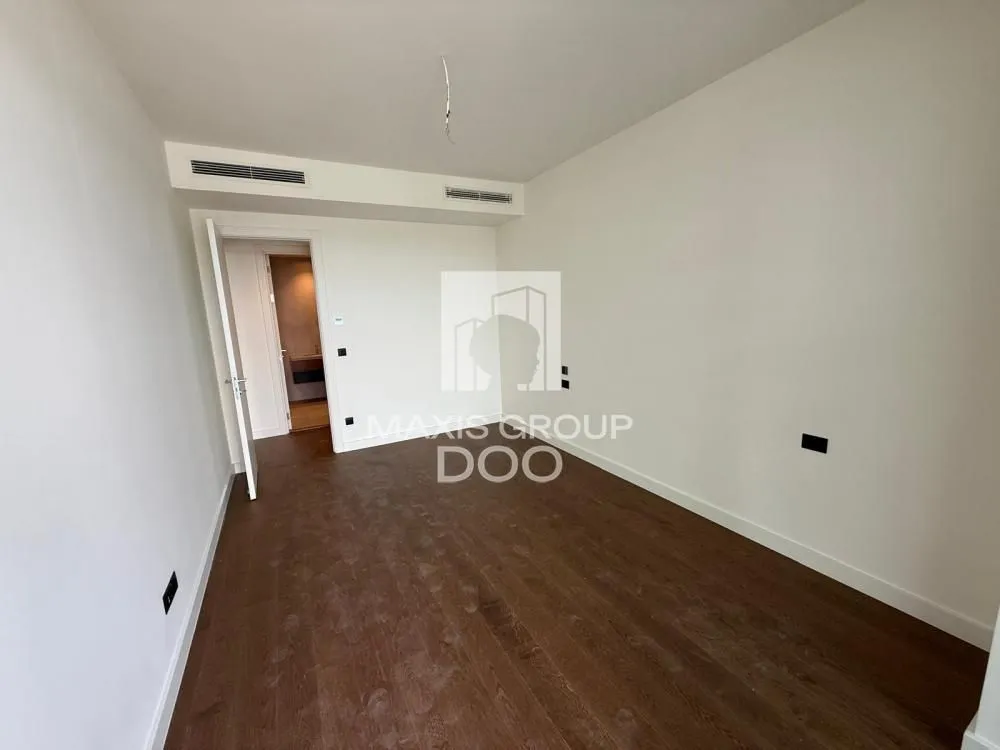 Prodaja, četvorosoban stan, 144m², Savski Venac, Beograd