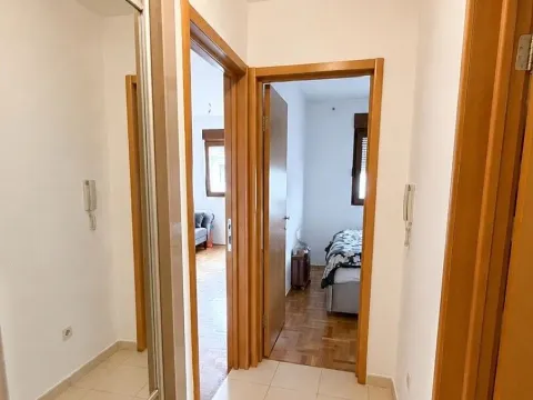 Prodaja, jednosoban stan, 39m², Stari Aerodrom, Podgorica - image 2