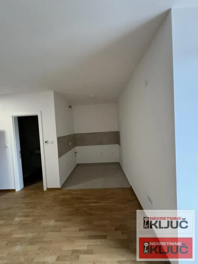Prodaja, garsonjera, 29m², Bulevar patrijarha Pavla, Novi Sad Sve Podlokacije