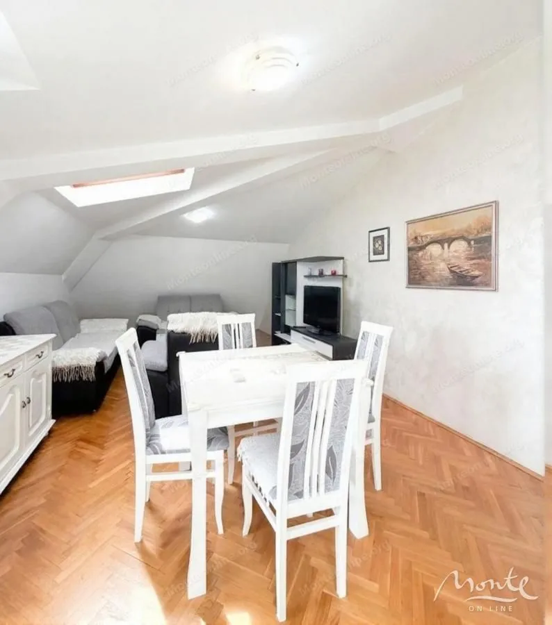 Prodaja, dvosoban stan, 77m², Ljubović, Podgorica