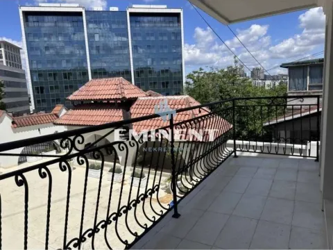 Izdavanje, trosoban stan, 79m², Savski Venac, Beograd - image 16