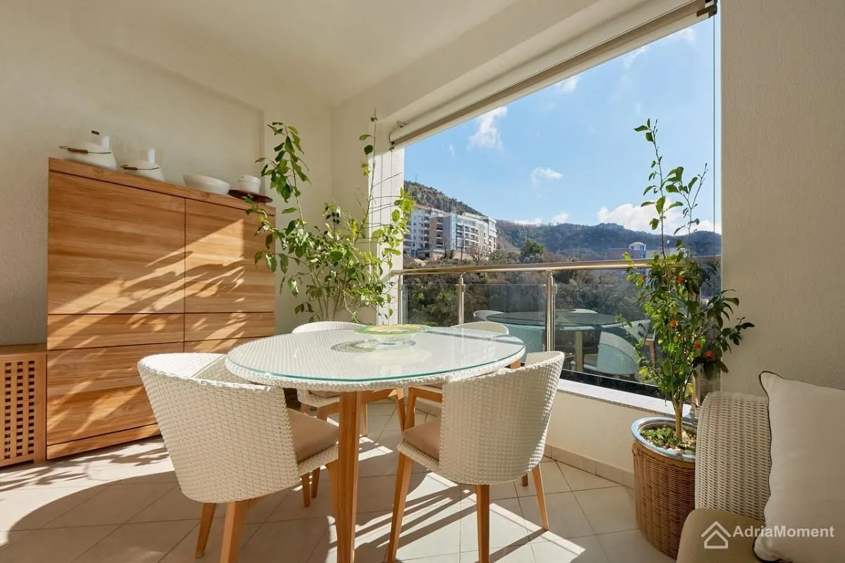 Sale, three bedroom apartment, 150m², Bečići, Budva