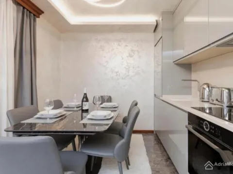 Sale, one bedroom apartment, 40m², Grad, Kotor