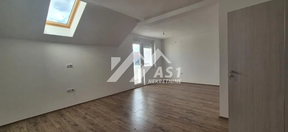 Prodaja, četvorosoban stan, 85m², Nova Detelinara, Novi Sad Sve Podlokacije