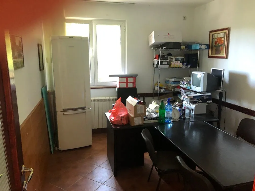 Rent, office space, 600m², Krnjaca, Palilula Sve Podlokacije