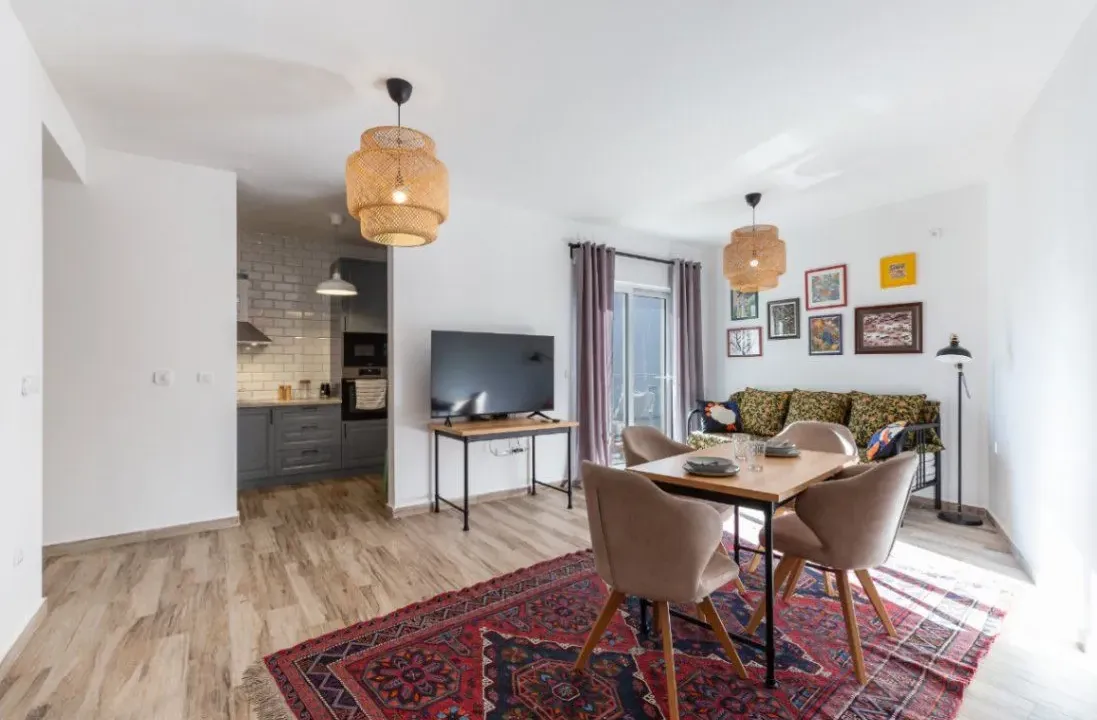 Izdavanje, jednosoban stan, 55m², Bečići, Budva