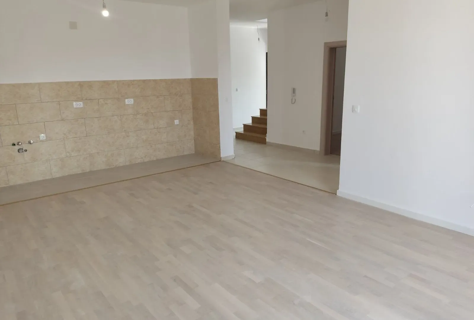 Prodaja, trosoban stan, 217m², Mažina, Tivat