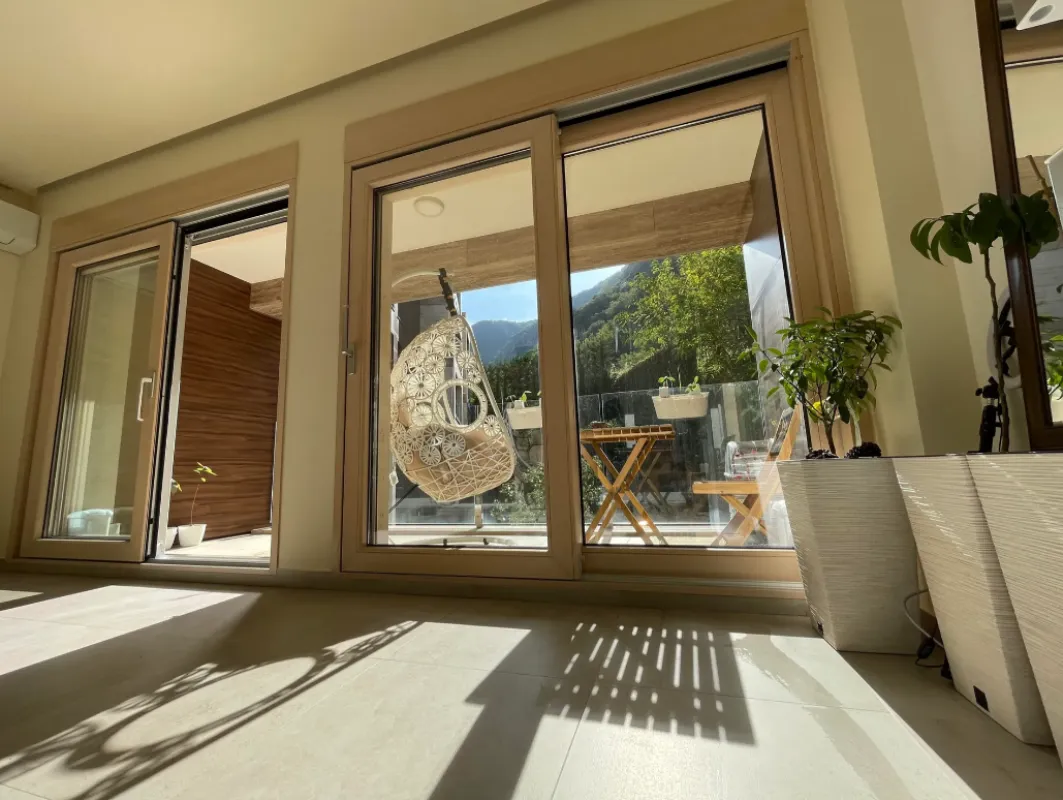 Prodaja, jednosoban stan, 52m², Škaljari, Kotor