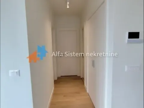 Izdavanje, trosoban stan, 77m², Savski Venac, Beograd - image 8