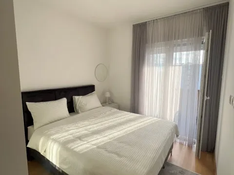 Izdavanje, jednosoban stan, 45m², Pobrežje, Podgorica - image 7