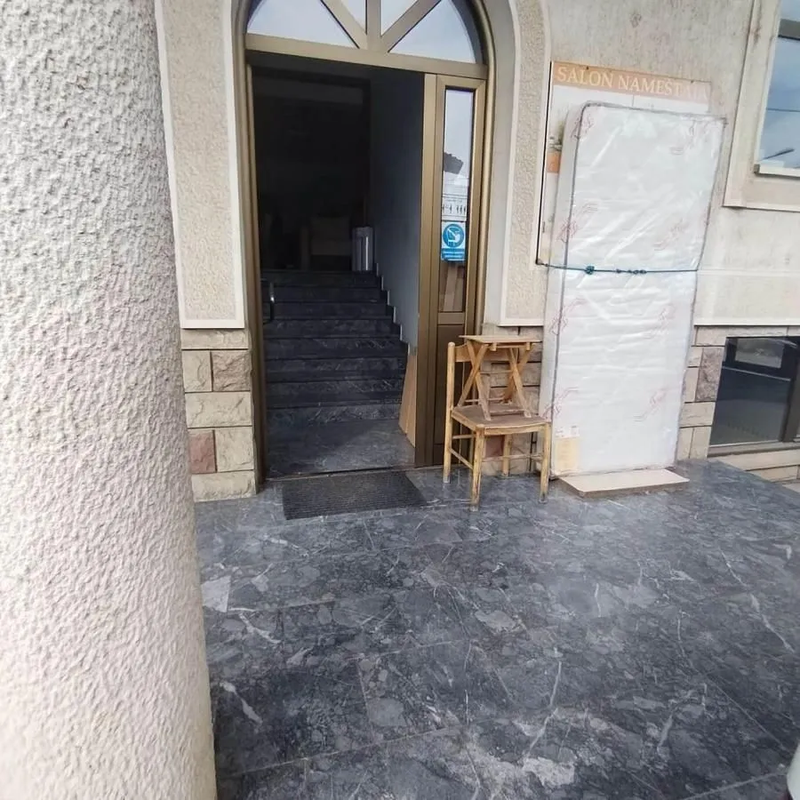 Rent, office space, 500m², Batajnica, Beograd