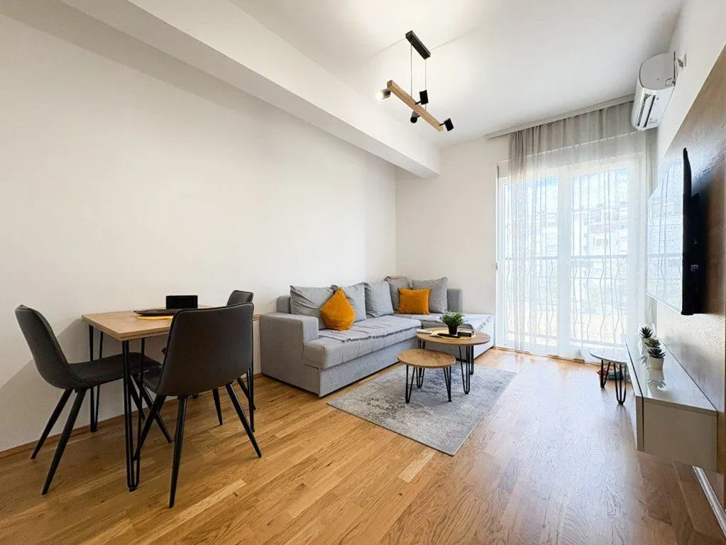 Izdavanje, jednosoban stan, 36m², Stari Aerodrom, Podgorica