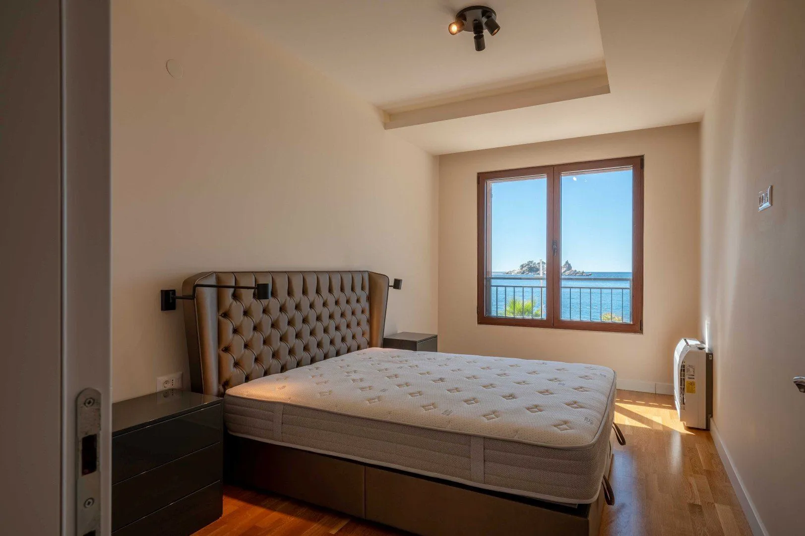 Sale, one bedroom apartment, 46m², Petrovac, Budva