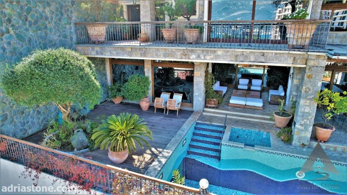 Sale, house, 820m², Centar, Budva