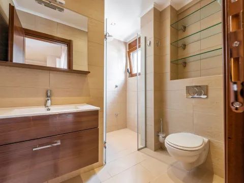 Prodaja, trosoban stan, 215m², Centar, Budva - image 10