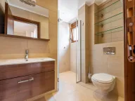 Prodaja, trosoban stan, 215m², Centar, Budva - image 10