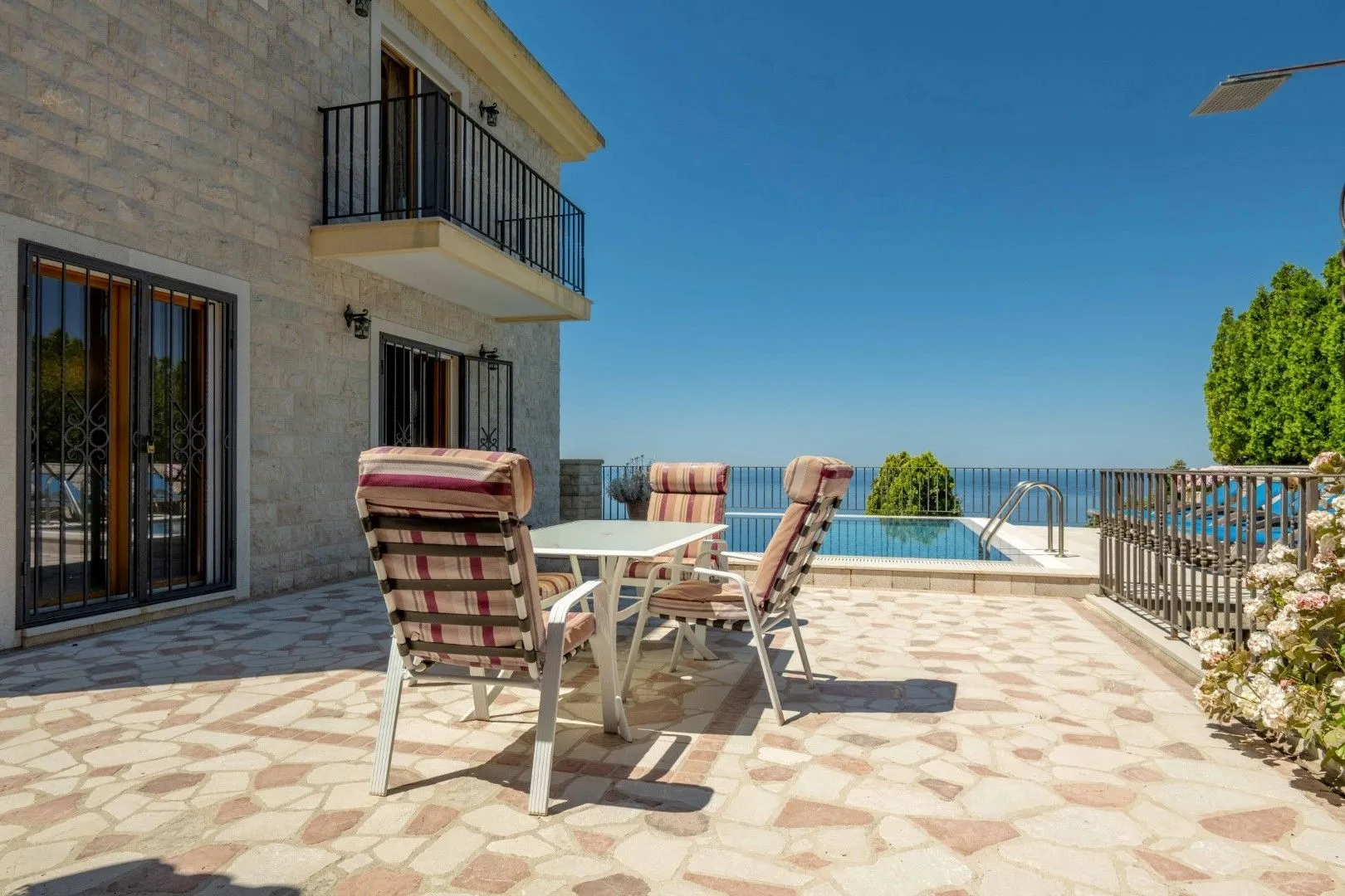 Sale, house, 317m², Reževići, Budva