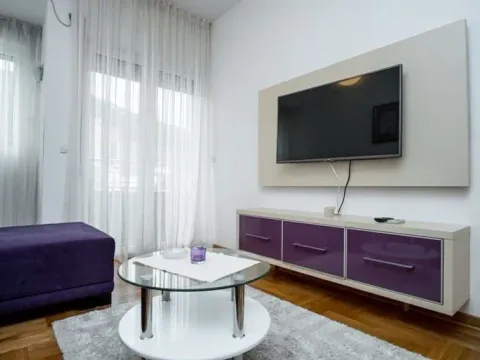 Rent, one bedroom apartment, 42m², Rozino, Budva - image 17