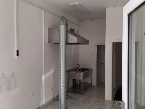 Sale, office space, 42m², Novo naselje, Novi Sad - image 11
