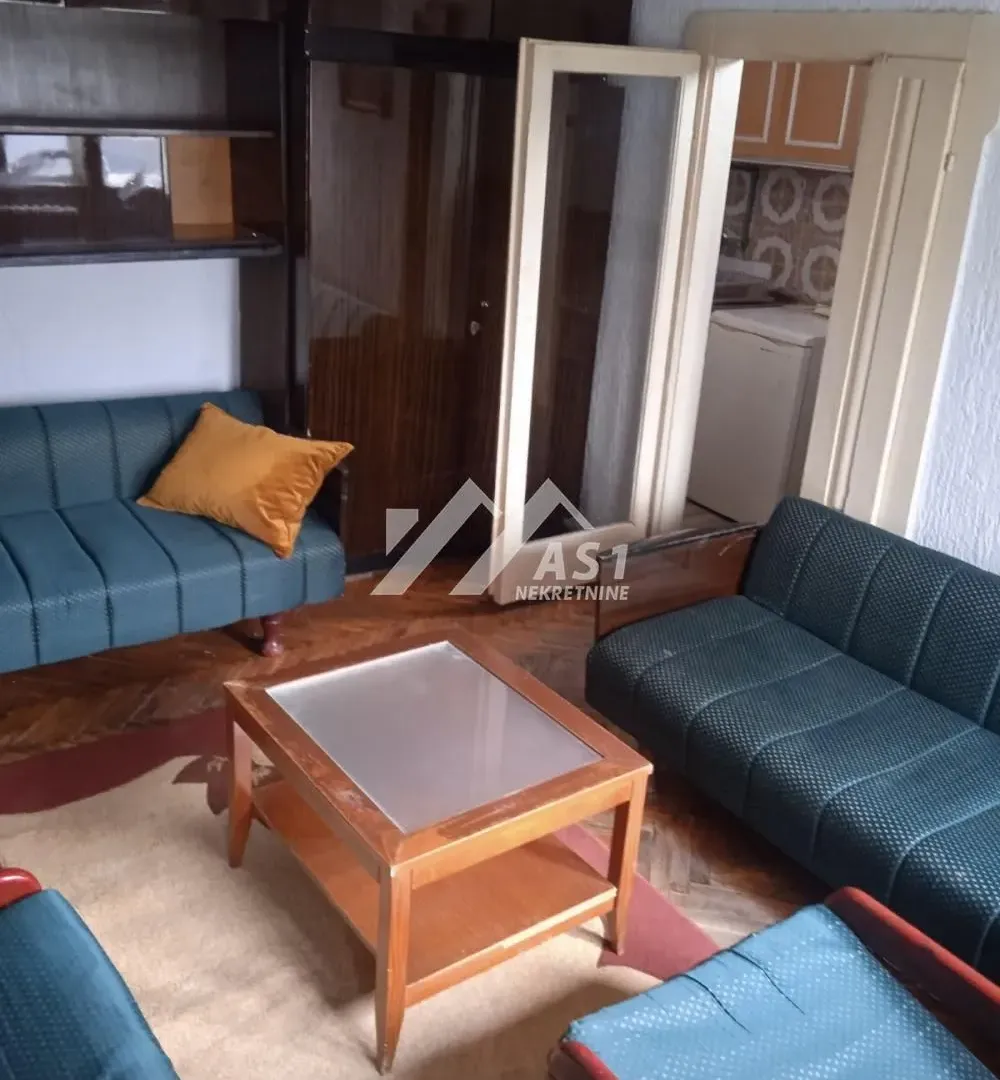 Izdavanje, jednosoban stan, 27m², Adamovićevo Naselje, Novi Sad Sve Podlokacije