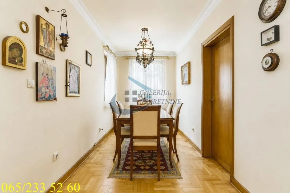 Prodaja, kuća, 300m², Dušanovac, Voždovac Sve Podlokacije