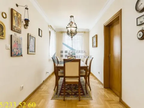 Prodaja, kuća, 300m², Dušanovac, Voždovac Sve Podlokacije - image 7