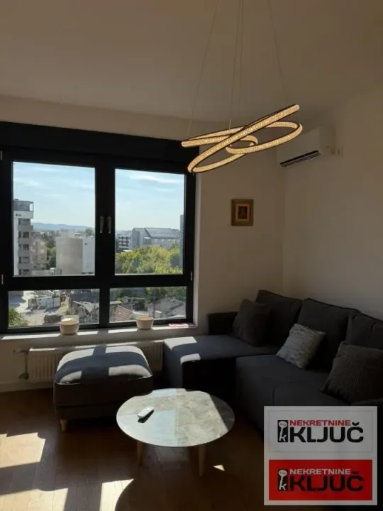 Izdavanje, jednosoban stan, 47m², Novi Sad, Srbija