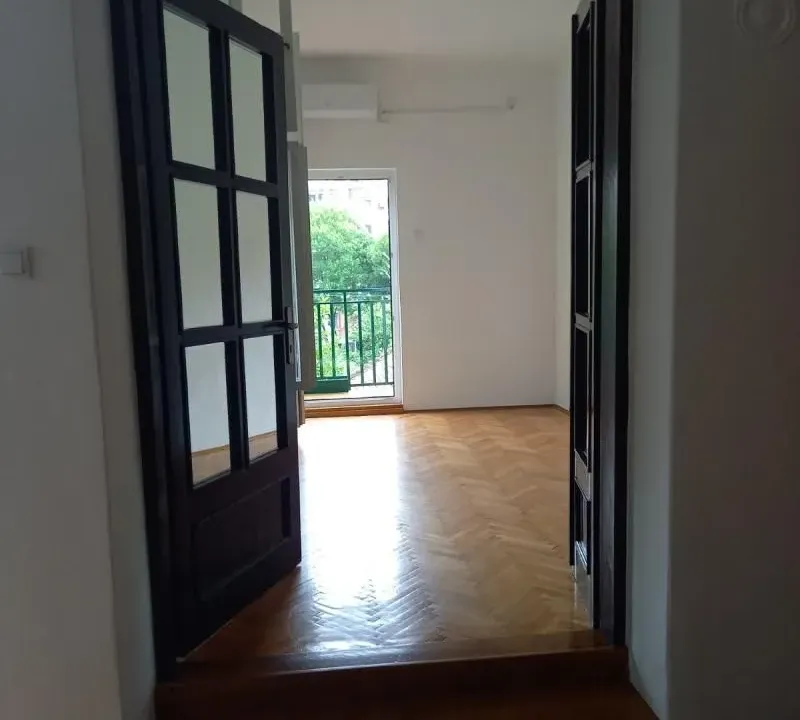 Izdavanje, dvosoban stan, 60m², Zemun Centar, Zemun Sve Podlokacije