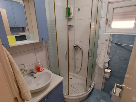 Rent, two bedroom apartment, 52m², Kalimanj, Tivat - image 10